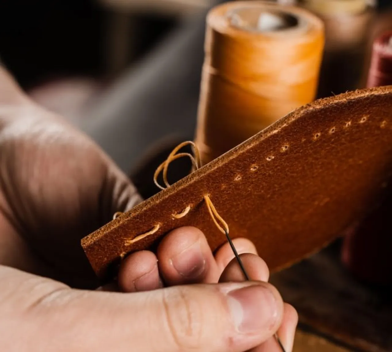 La Maestria dell’artigiano fiorentino: alla scoperta della pelletteria - Image 1