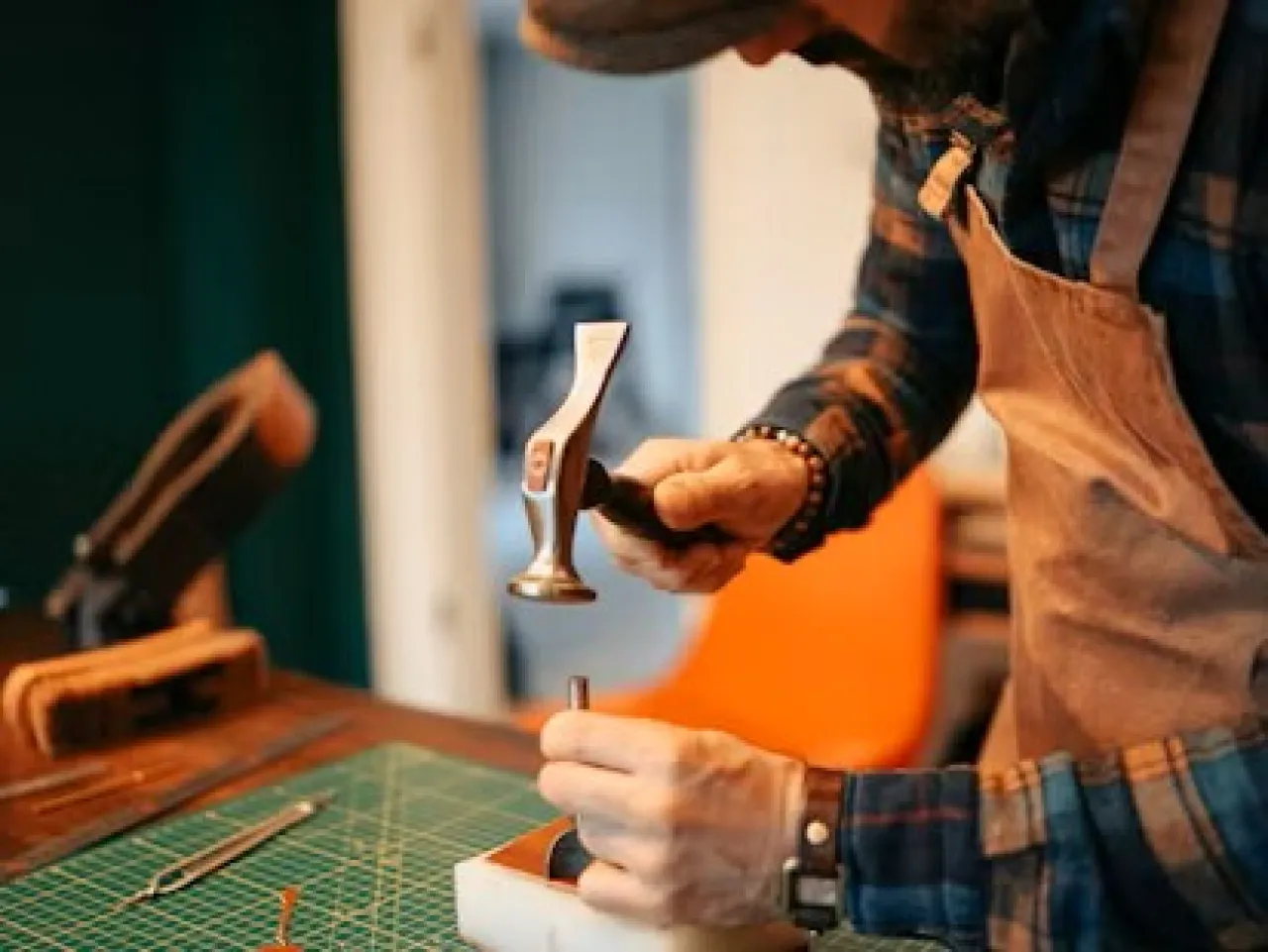 La Maestria dell’artigiano fiorentino: alla scoperta della pelletteria - Image 3