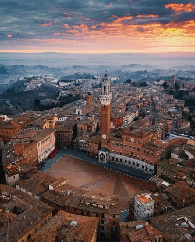 Scopri San Gimignano, Siena e il Chianti con un Tour Privato