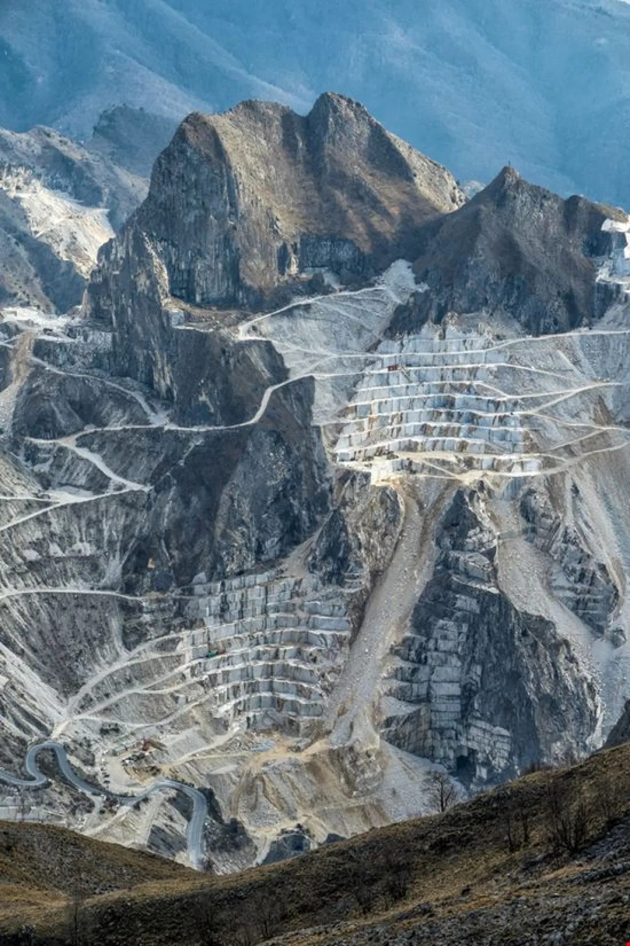 Dalla durezza del Marmo, passando per il sapore del lardo fino al relax del Mare