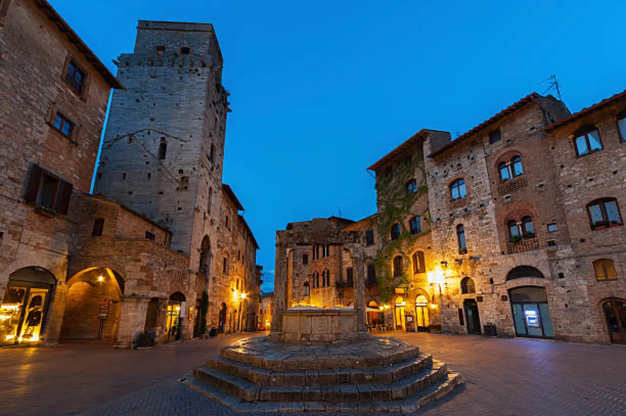 Discover San Gimignano, Siena, and Chianti with a Private Tour - Image 7