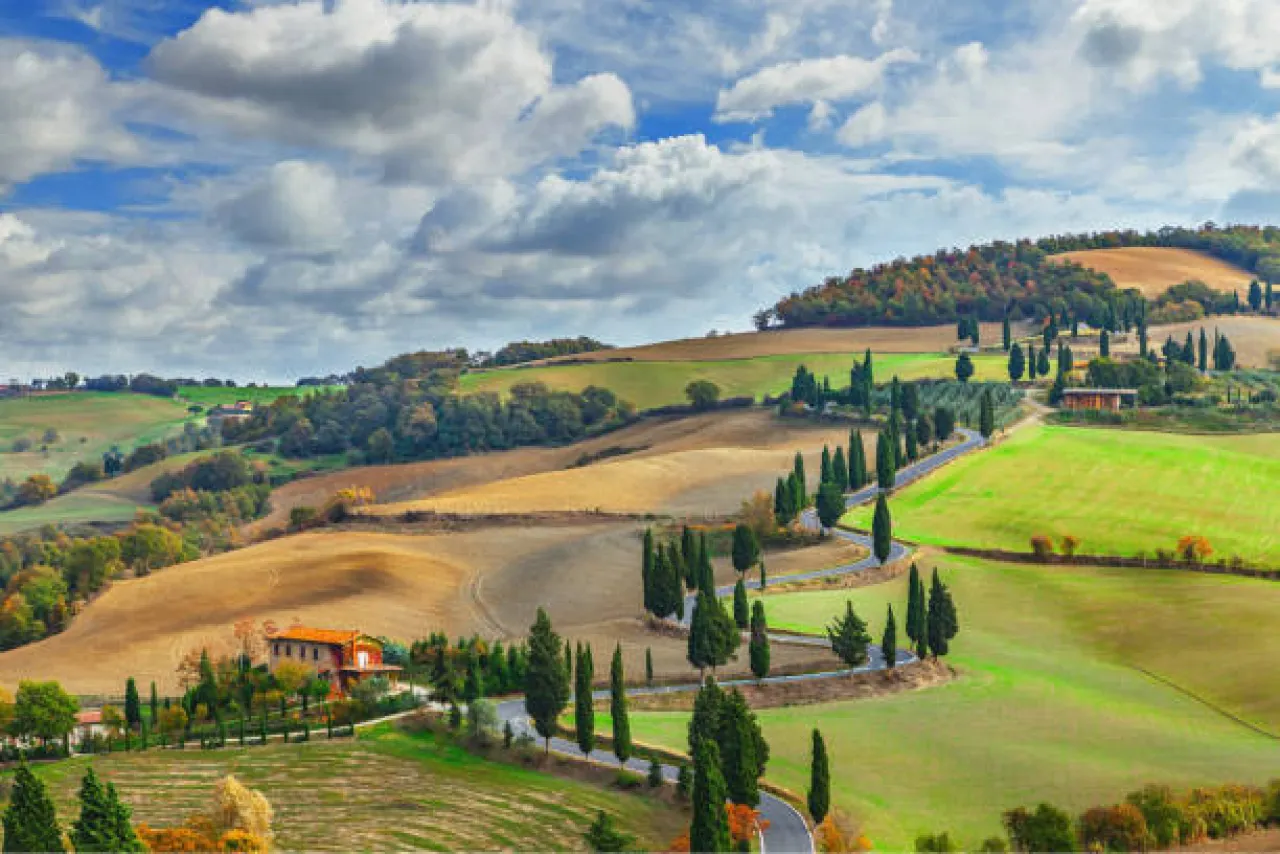 Val d'Orcia: The true Tuscan countryside with its authentic flavors