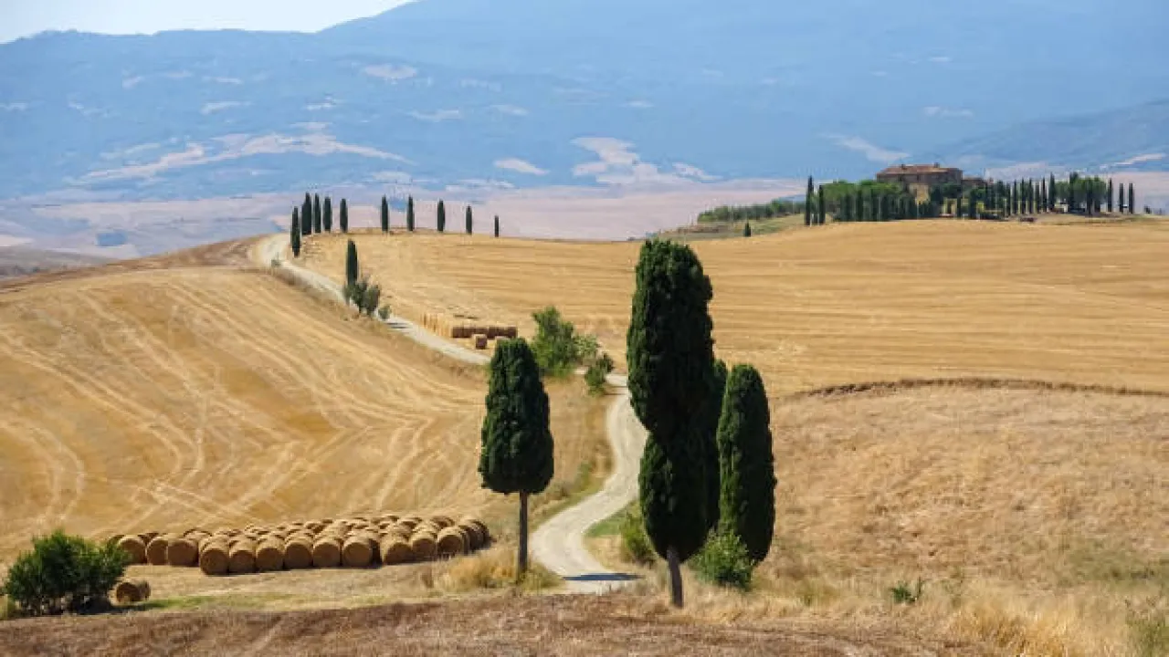 Val d'Orcia: The true Tuscan countryside with its authentic flavors - Image 1