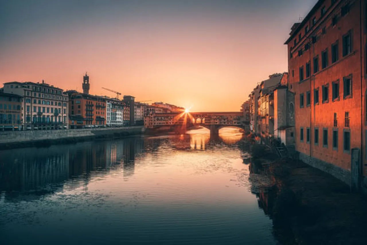 Adrenaline-filled Florence: rafting on Ponte Vecchio - Image 2