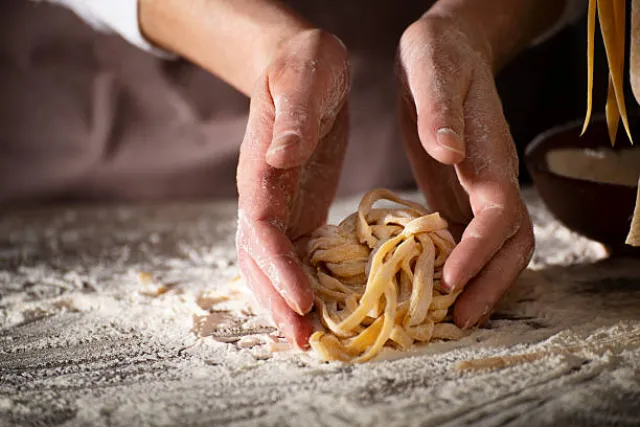Mani in Pasta nel Cuore di Firenze 