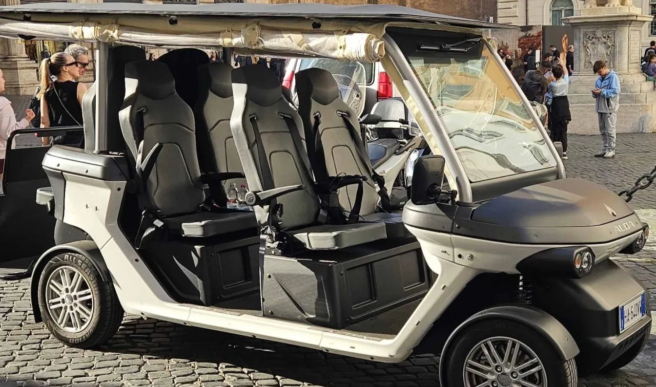 Golf cart tour di Roma 4 ore - Image 1