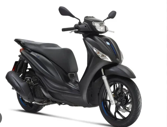 PIAGGIO MEDLEY 125cc or similar 
