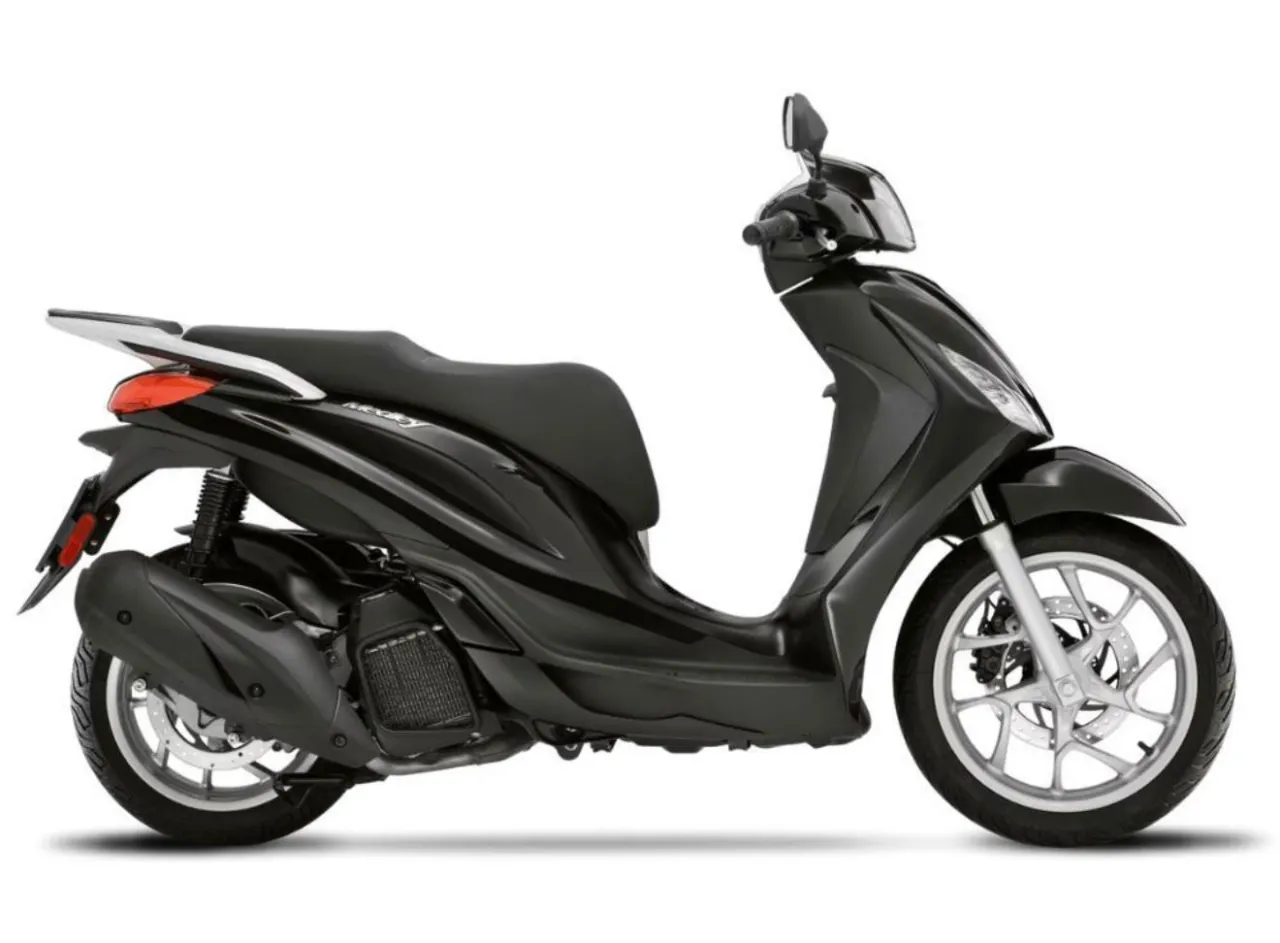 PIAGGIO MEDLEY 125cc or similar  - Image 1